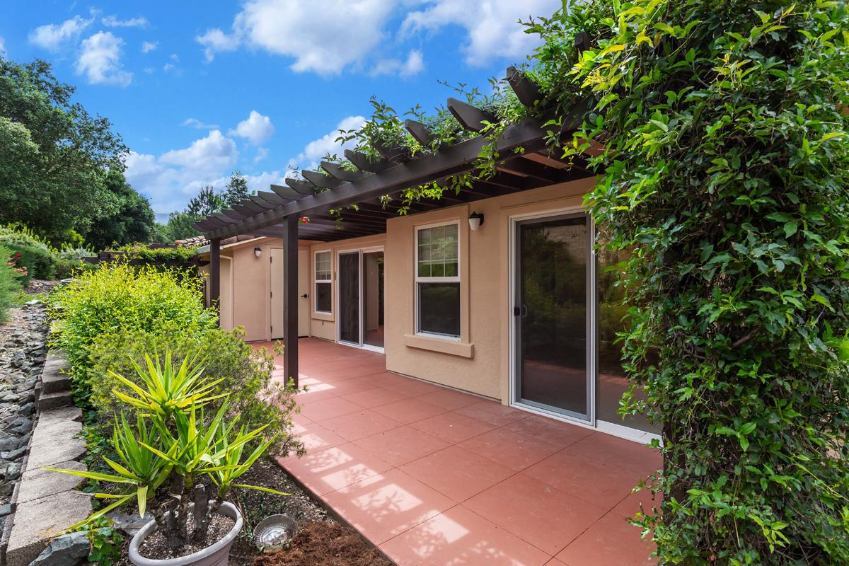 Saratoga Retirement Community Via Grande Back Patio