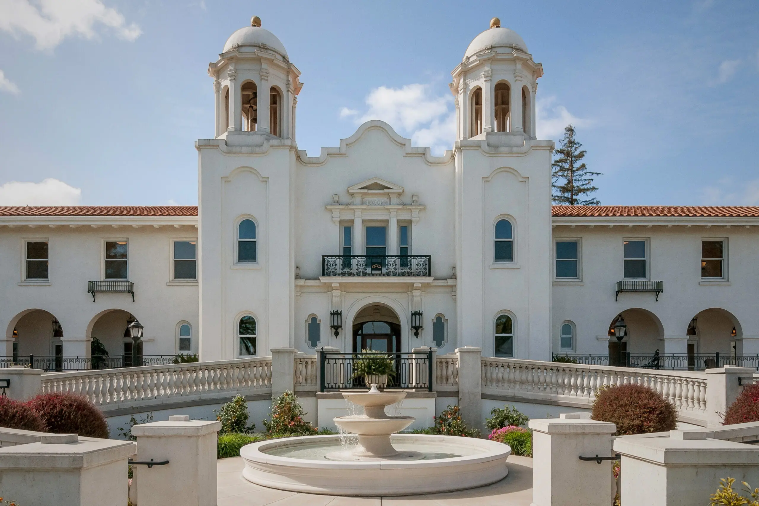 Saratoga Retirement Community Manor outdoor view