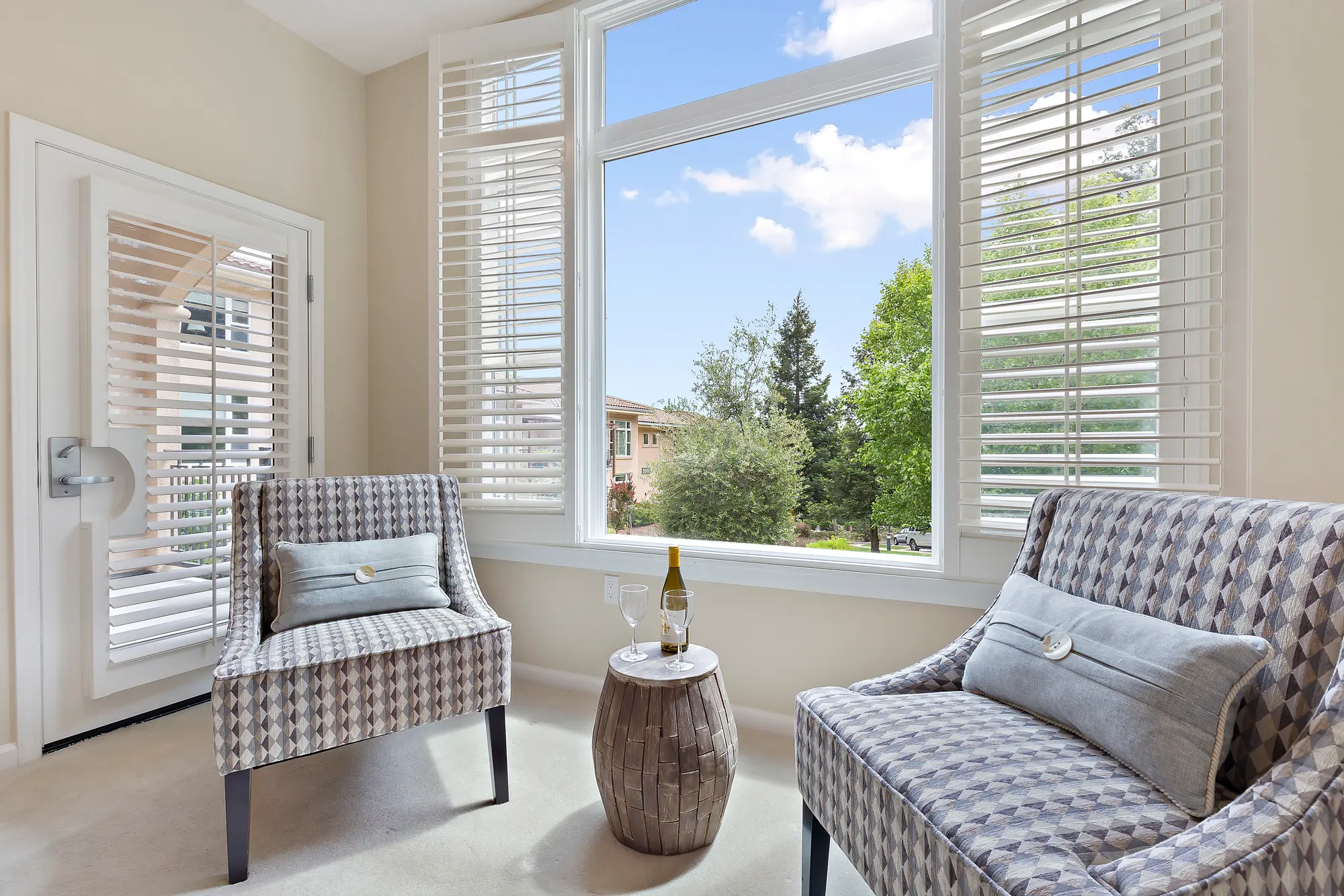 Saratoga Retirement Community Montavlo living room